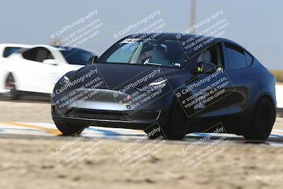 media/Nov-08-2025-Speed Ventures (Sat) [[1c7a6332f5]]/TC B/Session 3 (Turn 1)/